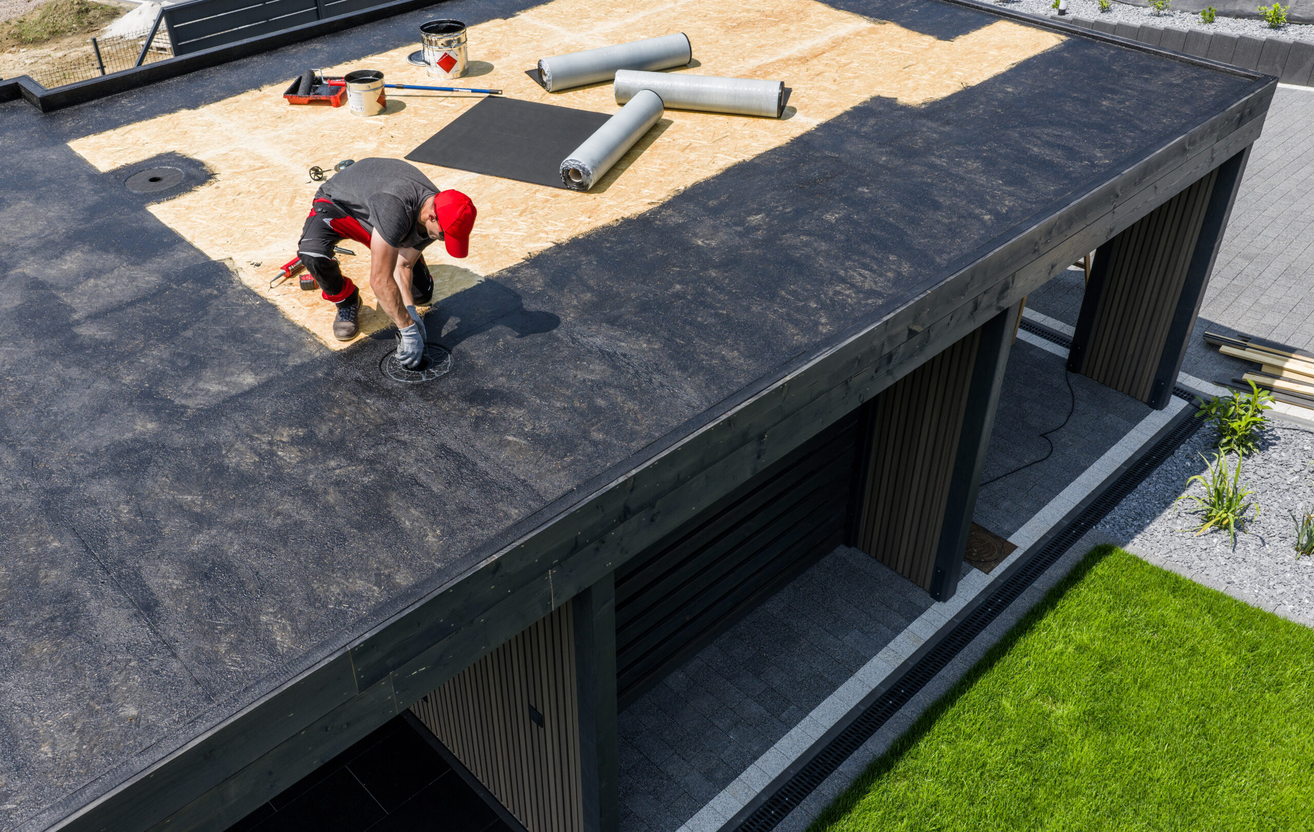 Asphalt vs. Flat Roofing